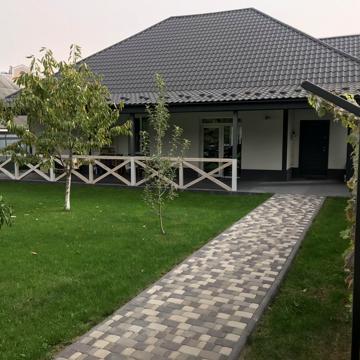 Молодіжна вул.