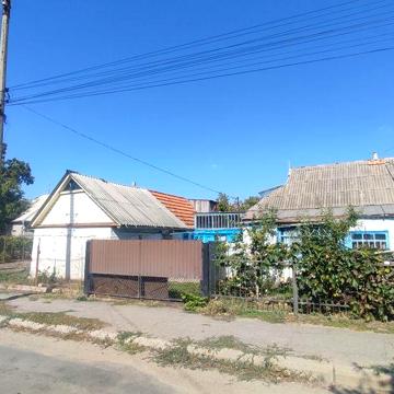 Будинок по вул. Шовковична 38