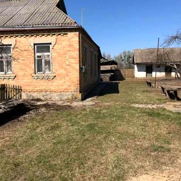 Будинок біля річки газове опалення