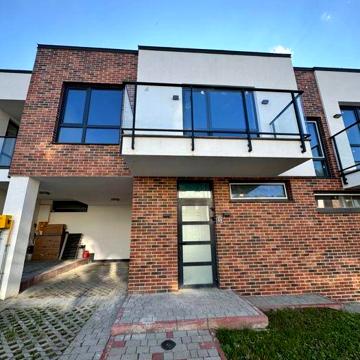 Продаж котеджу в мальовничому місці «Липові Роси»