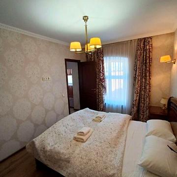 Довгострокова оренда 2к Квартира вул. Староєврейська