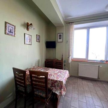 Продаж великої квартири по вул.Гойди.