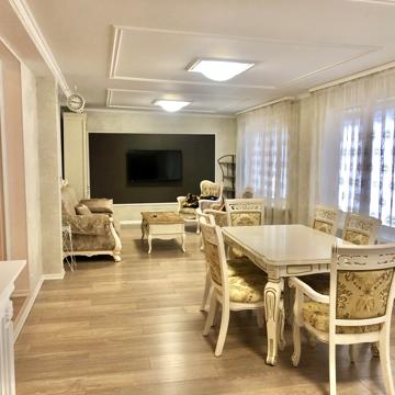 Миру просп. (Леніна), 1