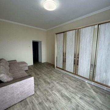 Продам 3 кімнатну з Автономним опаленням по вул . Сагайдачного ,121
