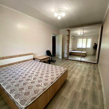 Продаж 1к Квартира Космонавтів вулиця