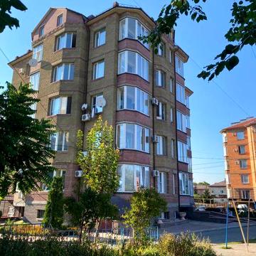 Двухкомнатная квартира в красивом доме в центре города Ахтырка ЖК Бизнес-класс