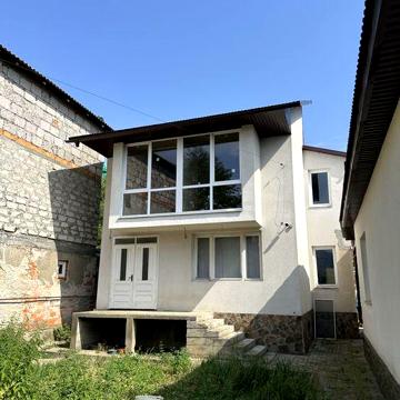 Продаж будинку 260 м²