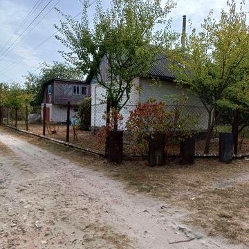 Дача в Березанці. 10 сот. землі. Зупинка і магазин поруч.
