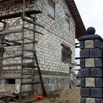 Будинок Незавершене будівництво 10 соток землі у місті Березне