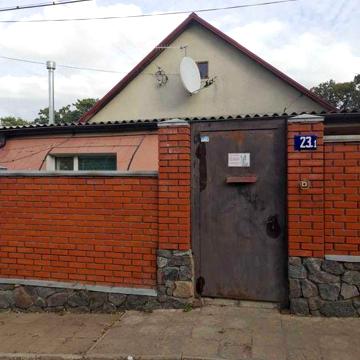 Продам добротный дом в центре пос. Борки – 40 км. от Харькова