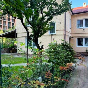 6 кімнатна квартири в 3-поверх. будинку на просп. Чорновола за Ашаном