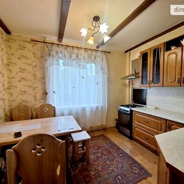 Продаж 1к Квартира Володимира Момота (Горького) вулиця