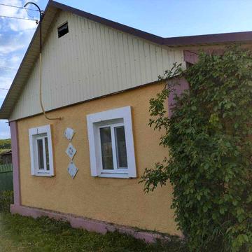 Продам будинок в селі Марківці.