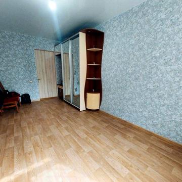 Продам гостинку м. Пл. Восстания, с кап. ремонтом !  G2