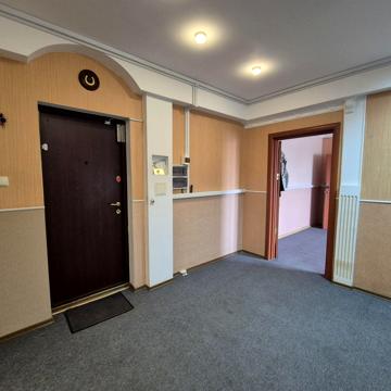 Срібнокільська вул., 2а