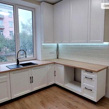 Продаж 3к Квартира Торгова площа