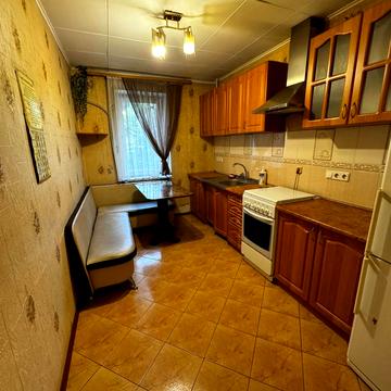 Картамишевська вул., 40