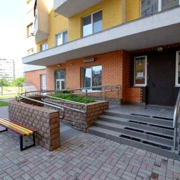 Продам 1-кiмнатну квартиру в районi Митницi . ЖК Дніпровські хвилі
