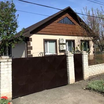 Продам Будинок в місті Карлівка.Полтавська область.