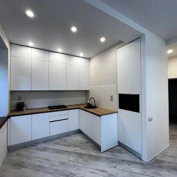 Продаж двухкімнатноі квартири ТЦ Украіни 2 поверх.