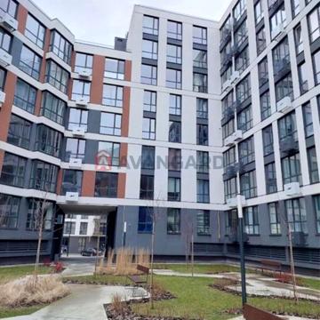 Героїв Майдану вул., 15