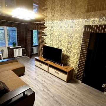 Продам 3-х кімнатну квартиру від власника пр. Пилипа Орлика 21