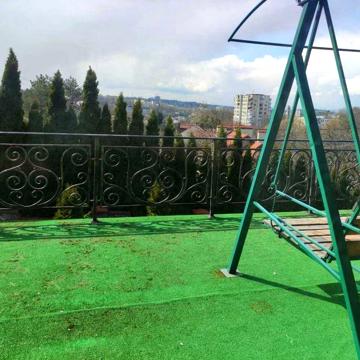 Будинок по вул. Кримська зі спальні вихід на терасу