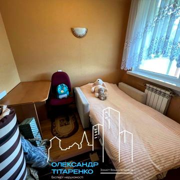 Продам двокімнатну квартиру з власним двориком!