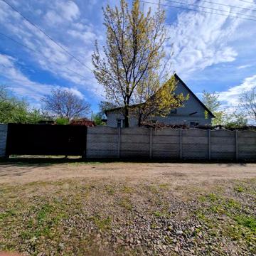 Будинок-дача на першій лініі ставка