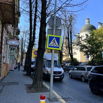 Продається велика квартира в центрі