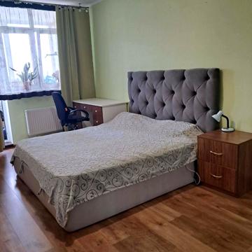Сім’ї Кульженків вул. (Дехтяренка Петра), 33