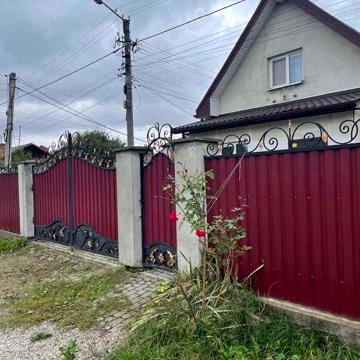 Продається пів особняк вул.Вербицького