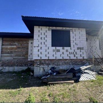 В продаже Новострой, первая линия от реки