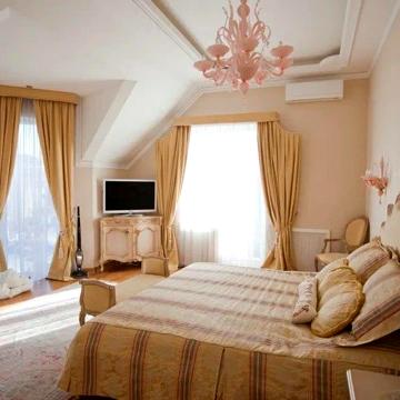 Горіхова вул., 10