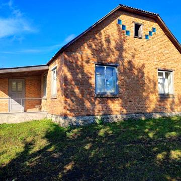 Продам цегляний будинок в селі Калинове без комісії