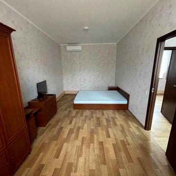 Здається однокімнатна квартира в Старих Петрівцях