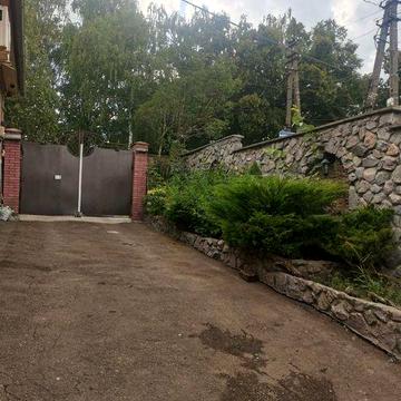 Продам 1/2 будинку.Район автовокзалу