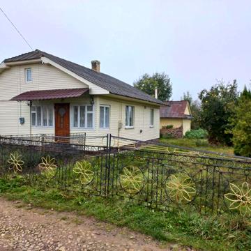 Будинок смт. Перегінське, на земельній ділянці 0,15га