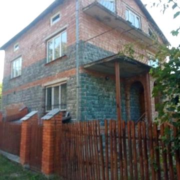 Продам терміново.1/2 частину: