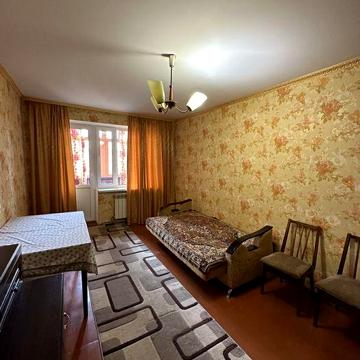 Продається двокімнатна квартира у Хмільнику