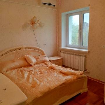 Частина будинку з гарним ремонтом в центрі міста