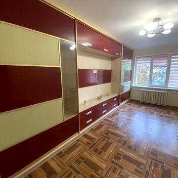 4-х комнатная квартира с гардеробной 4/9 Таврический