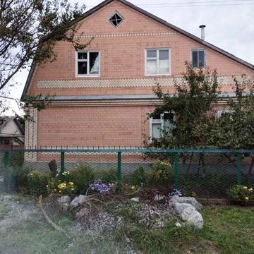 Продається приватний будинок з літньою кухнею в м. Полонне вул. Тичини