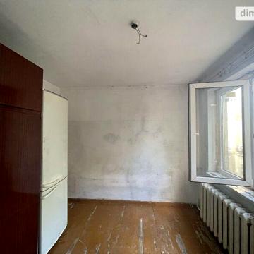 Продажа 4к квартира Космонавтів вулиця