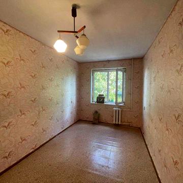 Продаю 4 комнатную квартиру на Космонавтов. 2 этаж.