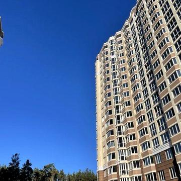 Однокімнатна 42м2 квартира в зданому будинку! Терміново!