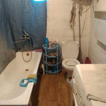 Дом с большой теплицей