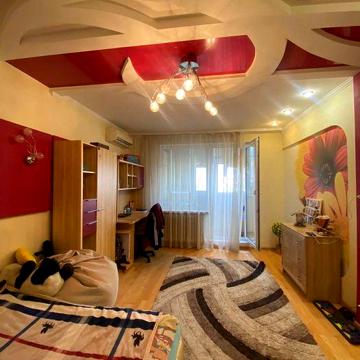 Продаж 3 кімн. квартири на Макулані, Ц-М район