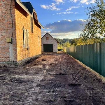 Продається Будинок 190м2 + господарська будівля з гаражем.