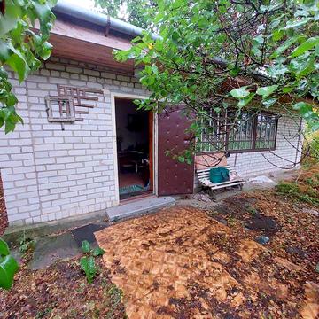 Будинок в центрі села Великий Крупіль